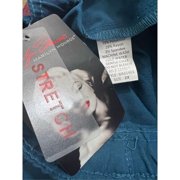 Marilyn Monroe by Medichic Women Green Scrub Bottoms Plus Size 2X Joggers - Picture 7 of 10